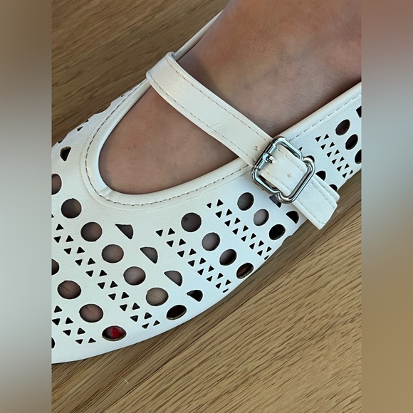 White cutout faux leather Mary Jane ballet flats - Alaia inspired. Metal buckle - Picture 2 of 6